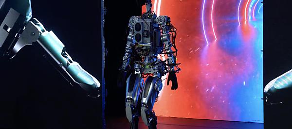 Bild: E-Autobaue Tesla setzt nun auch auf Roboter